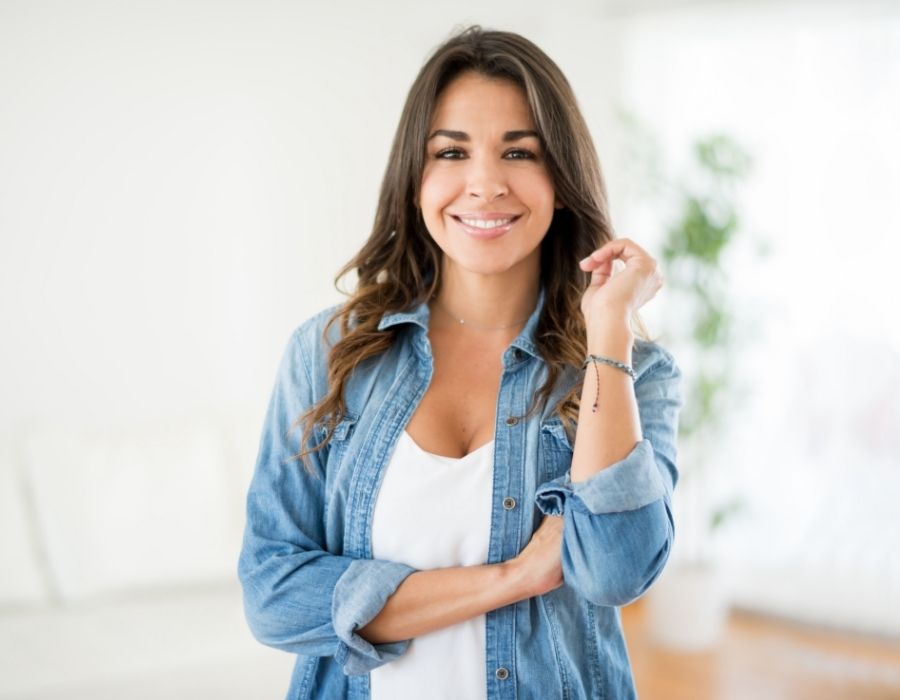 woman-smiling-happy-set-clear-relationship-boundaries