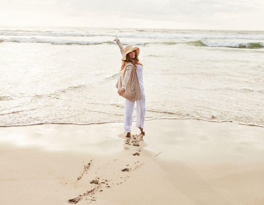woman-on-beach-creative-soul-expression